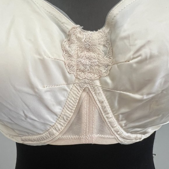 Vintage Edith Lances Minimizing Hand Sewn Bra In Cream Nude - Picture 4 of 13